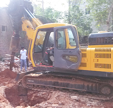 Square Kelly Rotary Drilling Rig Worksite