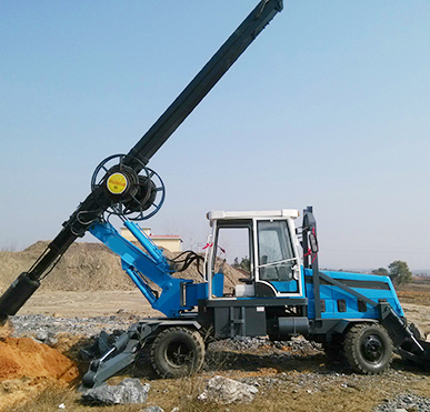 Wheel-mounted Rotary Drilling Rig Worksite